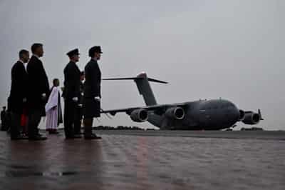 Image for Plane carrying coffin of Queen Elizabeth lands in London