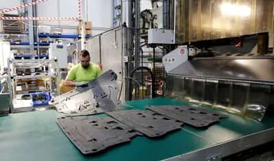 Image for Swiss economy to grow 1.5% next year, government forecasts