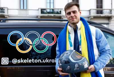 Image for Ukraine's Zelenskiy thanks disqualified Olympian for being 'who you are'