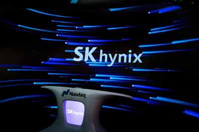 Image for Analysis-Samsung, SK Hynix payouts test South Korea's reform drive as investors seek more