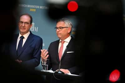 Image for German minister calls for expedited deportation in mass border crossings
