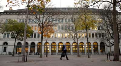 Image for Swiss National Bank posts record $143 billion loss in 2022