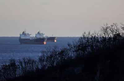 Image for Russian oil price used for taxation exceeds budget target, helping state coffers
