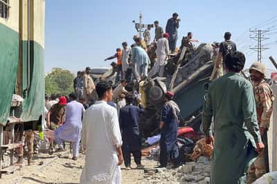 Image for Powerful bomb explosion in Pakistan's Quetta kills 24, reports say