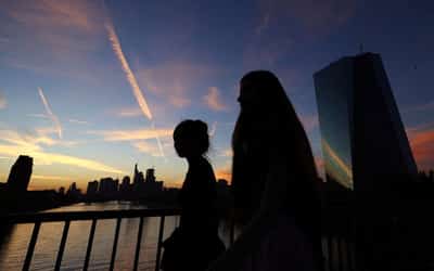 Image for German consumers' pessimism rises amid economic, political concerns, survey shows