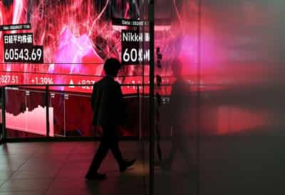 Image for Asia stocks gain, oil up amid Gulf confusion
