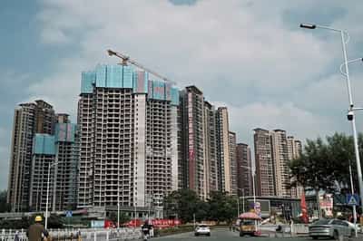 Image for China unveils $1.4 trln local debt package but no direct stimulus