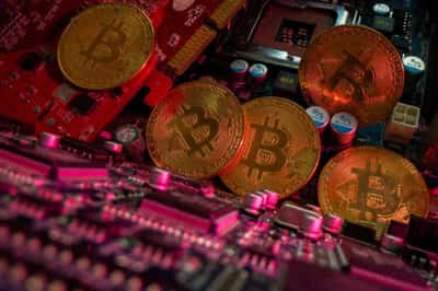 Image for Cryptoverse: Bitcoin bounces on BlackRock buzz