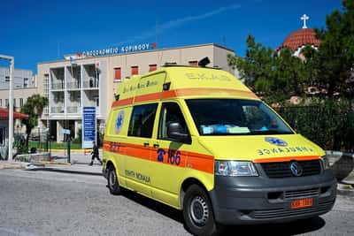 Image for One person dies, one in serious condition after Greek refinery incident