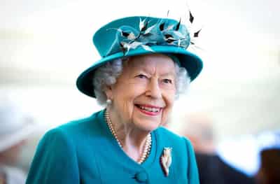 Image for Queen Elizabeth honours Britain&#8217;s health service for pandemic work
