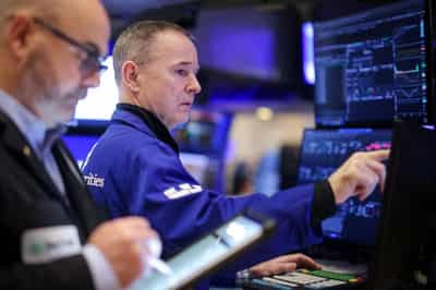 Image for Global equity fund inflows slow on geopolitical uncertainties