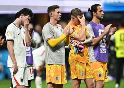 Image for Soccer-England's bid to hang on blown apart by Argentina masterclass