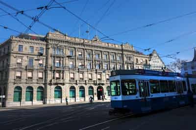 Image for Swiss court shelves case against UBS over Credit Suisse's actions in Mozambique