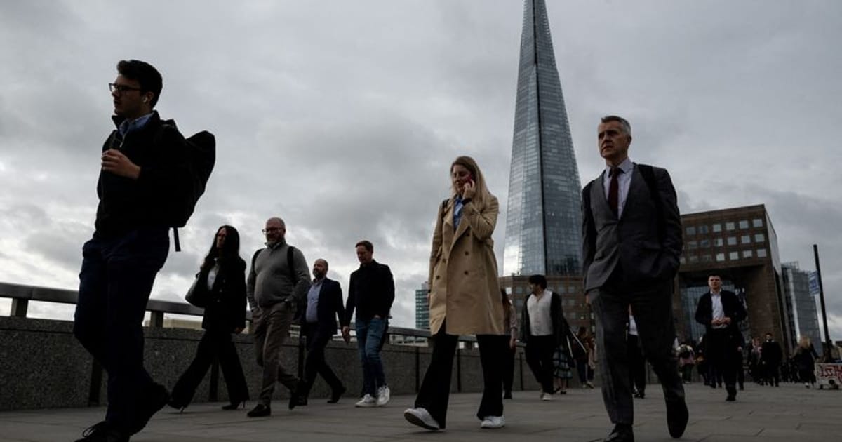UK employers stuck in "low-hire, low-fire" mode, survey shows