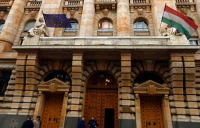 Image for Hungary ramps up rate hikes as war stokes inflation risks