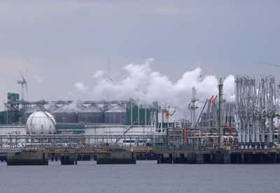 Image for European benchmark gas price touches €100 for first time since December 2022