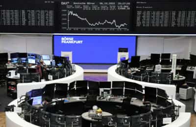 Image for Chipmakers weigh on European shares; focus on U.S. jobs data