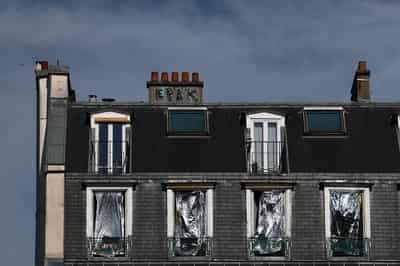 Image for Hot and stuck in Paris and London: homes not built for heat