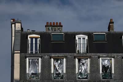 Image for Hot and stuck in Paris and London: homes not built for heat