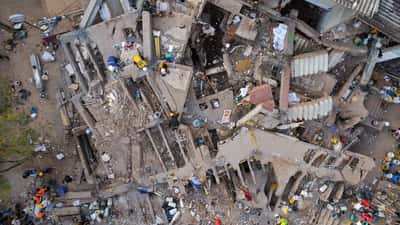 Image for Search for Colombia earthquake survivors stretches into third day