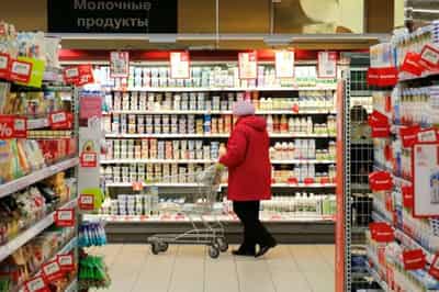 Image for Russians buying cheaper food items as incomes fall, says leading retailer