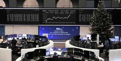 Image for Luxury and energy sectors weaken European shares; French stocks fall 0.7%