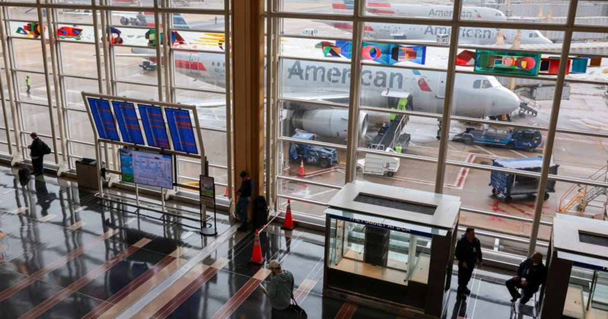 Airline Ticket Prices Remain High Despite Jet Fuel Cost Relief
