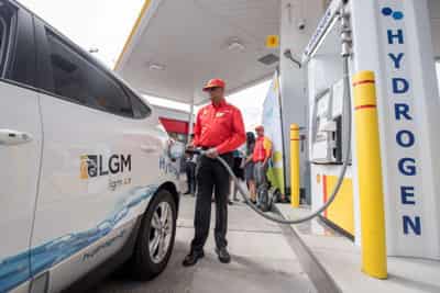 Image for Shell targets power trading and hydrogen in climate drive