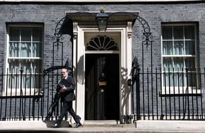 Image for UK police arrest fourth man over fires linked to PM Starmer