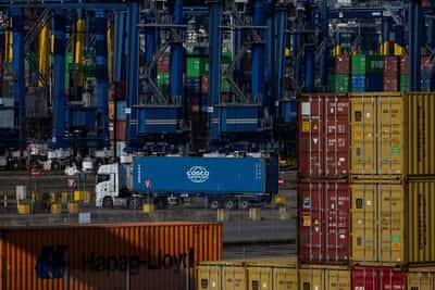 Image for UK manufacturers hit by weak export orders in April, CBI survey shows