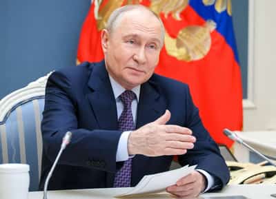 Image for Russia moves on more European firms ahead of Zelenskiy's appearance at EU summit