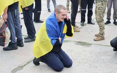 Image for Ukraine and Russia exchange wounded, ill prisoners of war