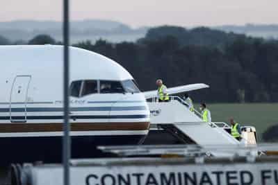 Image for UK pushes on with plan to deport migrants to Rwanda