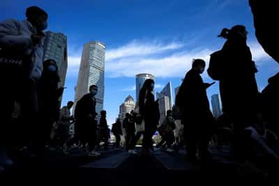 Image for US stocks flat, dollar lower as traders brace for Fed easing
