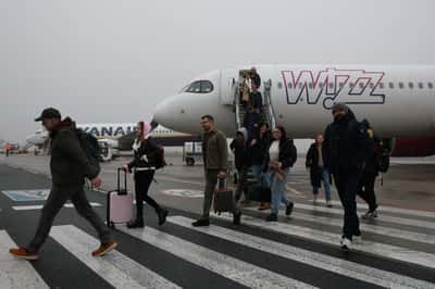 Image for Wizz Air reports annual profit above market estimates