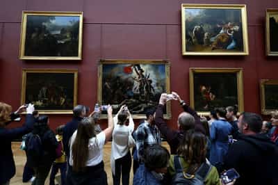 Image for Louvre transfers jewels to Bank of France after heist, RTL reports