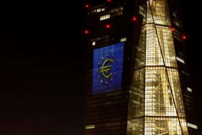 Image for Analysis-Bond selloff revives debate about euro zone banks' 'doom loop'
