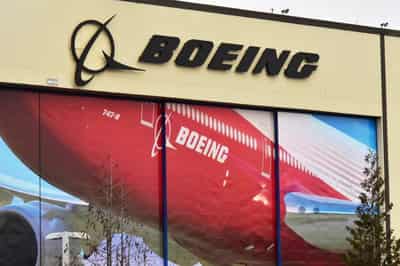 Image for UK government hands Boeing $1 billion military helicopter contract