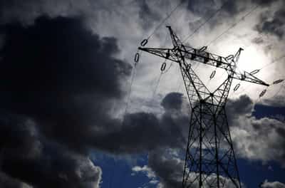 Image for France to turn off hot water in public offices to save energy