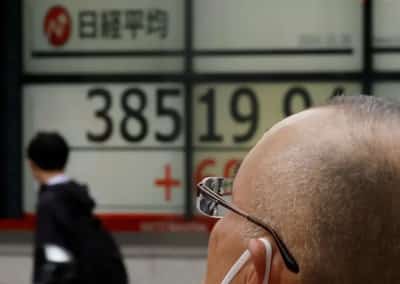 Image for Asia shares rise, dollar underpinned by elevated bond yields