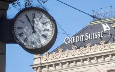Image for Credit Suisse seeks billions from investors in make-or-break shake-up