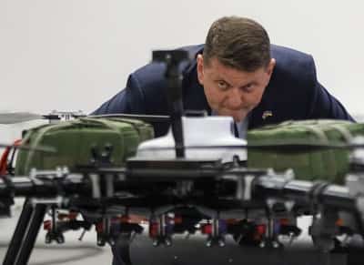 Image for Ex-army chief says Ukraine cannot hope for 'miracle' to restore 1991 borders