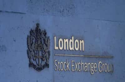 Image for London stocks recover; set for weekly drop as slowdown, inflation fears linger