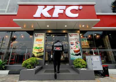 Image for Worst-paying blue chip employers bolstered CEO pay in pandemic, report says