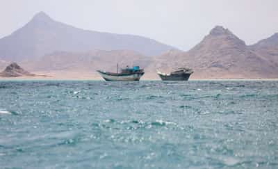 Image for Gulf shipping traffic down after Houthis say they attacked Saudi tanker