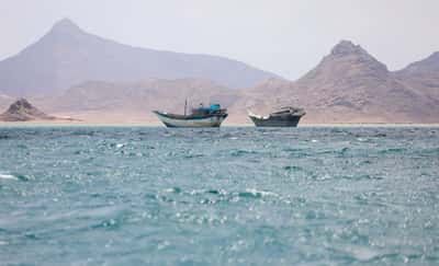 Image for Gulf shipping traffic down after Houthis say they attacked Saudi tanker