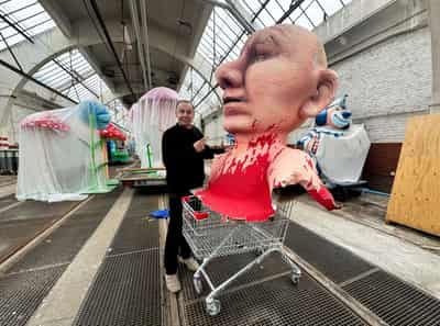 Image for Russian court convicts German sculptor in absentia for depicting Putin and patriarch in sex act