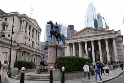 Image for Bank of England security guards call off strike after pay deal