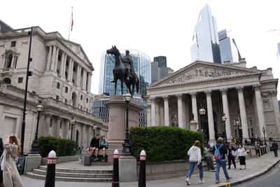 Image for Bank of England security guards call off strike after pay deal