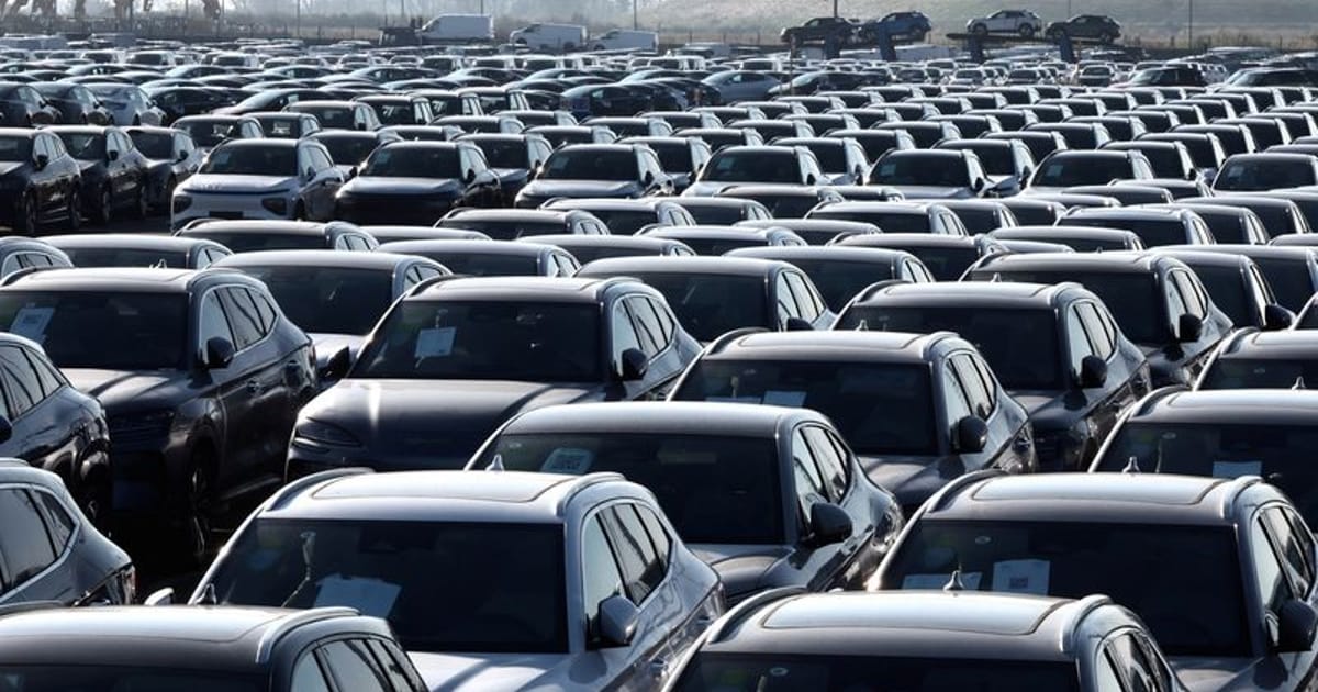 EU prepares tariffs on Chinese plug-in hybrids, Handelsblatt reports